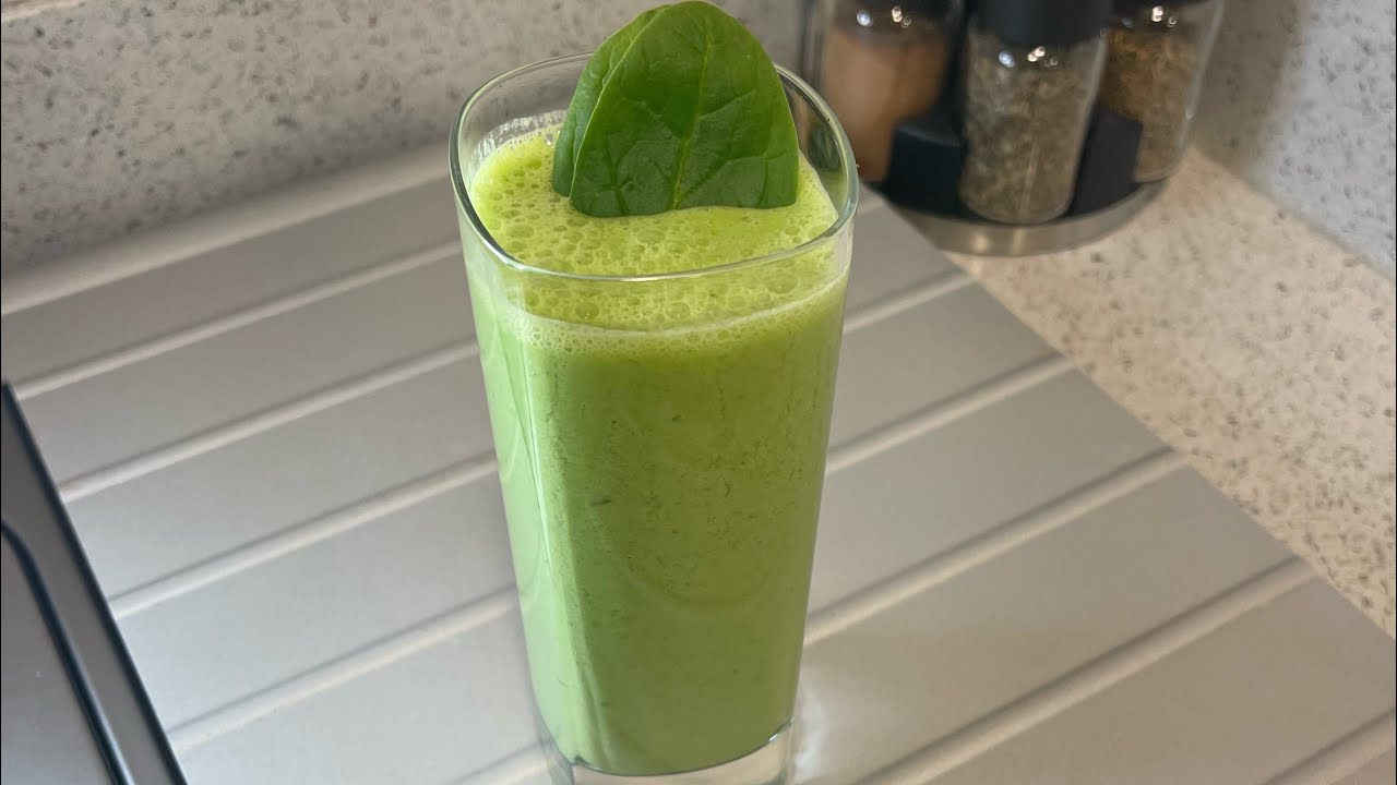 Spinach and pear 🍐 smoothie 