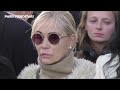 Emmanuelle Béart manifeste lors la Marche silencieuse pour la Paix @ Paris le 19 novembre 2023