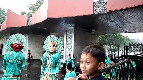 NONTON Ondel Ondel di TAMAN MINI INDONESIA INDAH