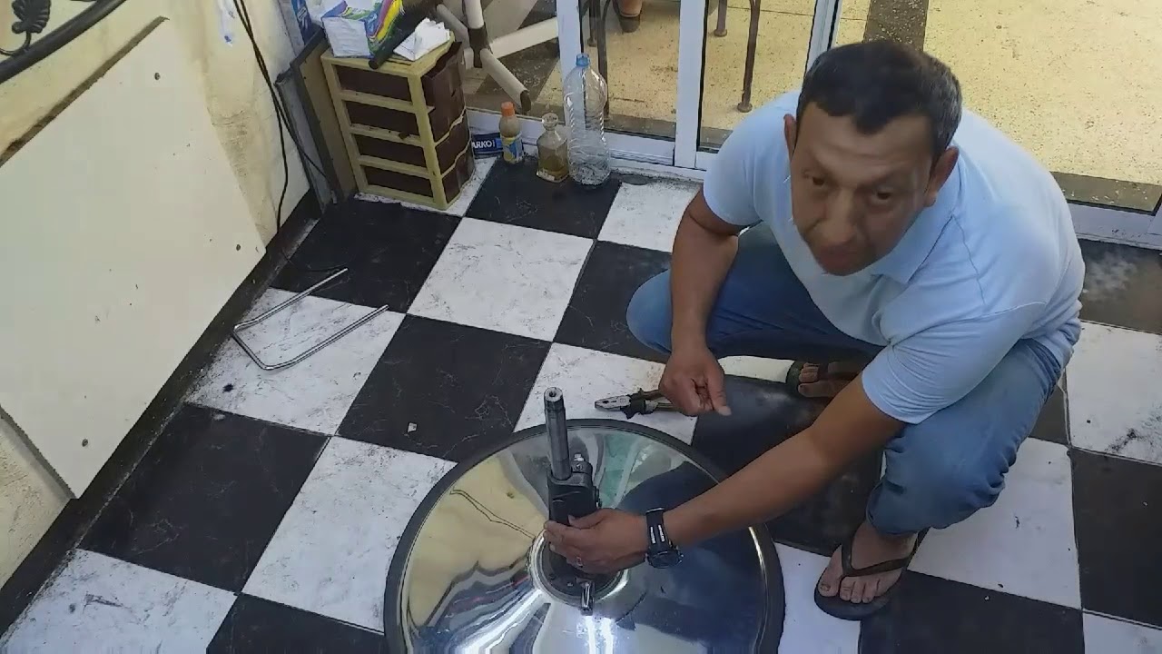 #مكناس# عند وقوع عطب في كرسي الحلاقة💺 دخل تشوف كفاش صيبتو🛠👍