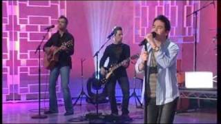 Download Lagu David Archuleta performs "Crush" - The Bonnie Hunt Show