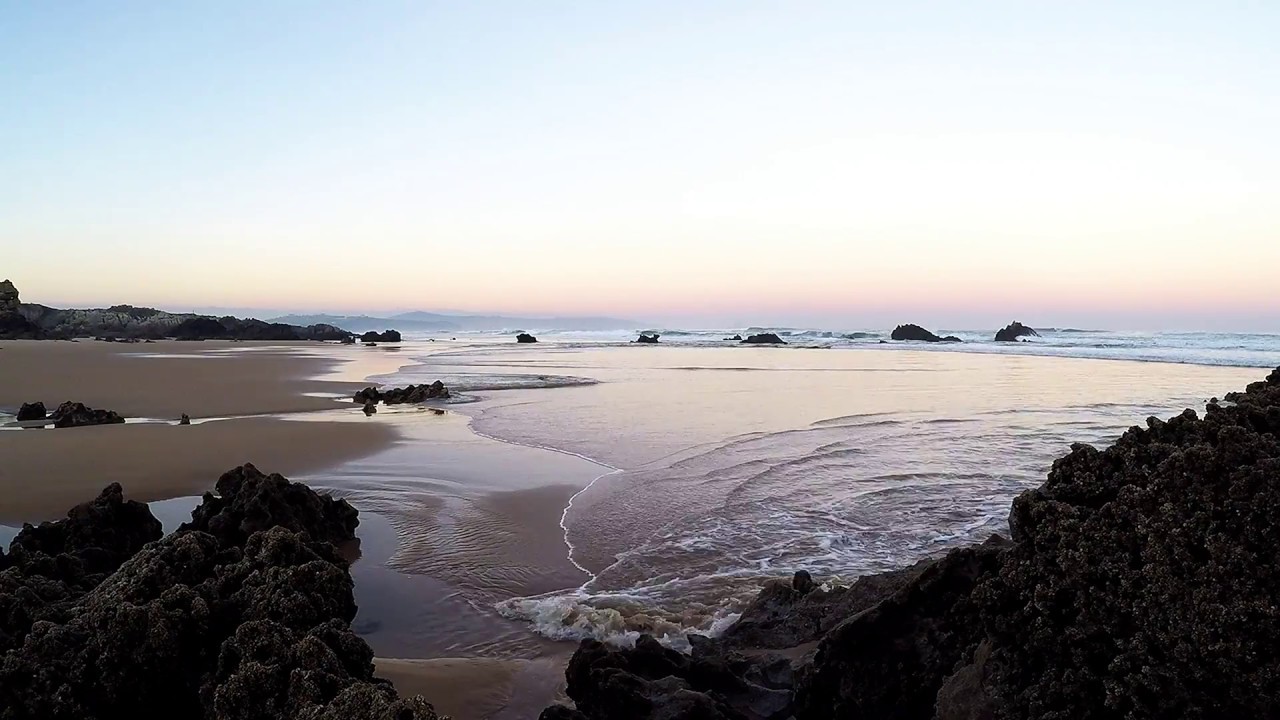 Amanecer en la playa de Canallave (Cantabria 8 ene 2017). Sonido real