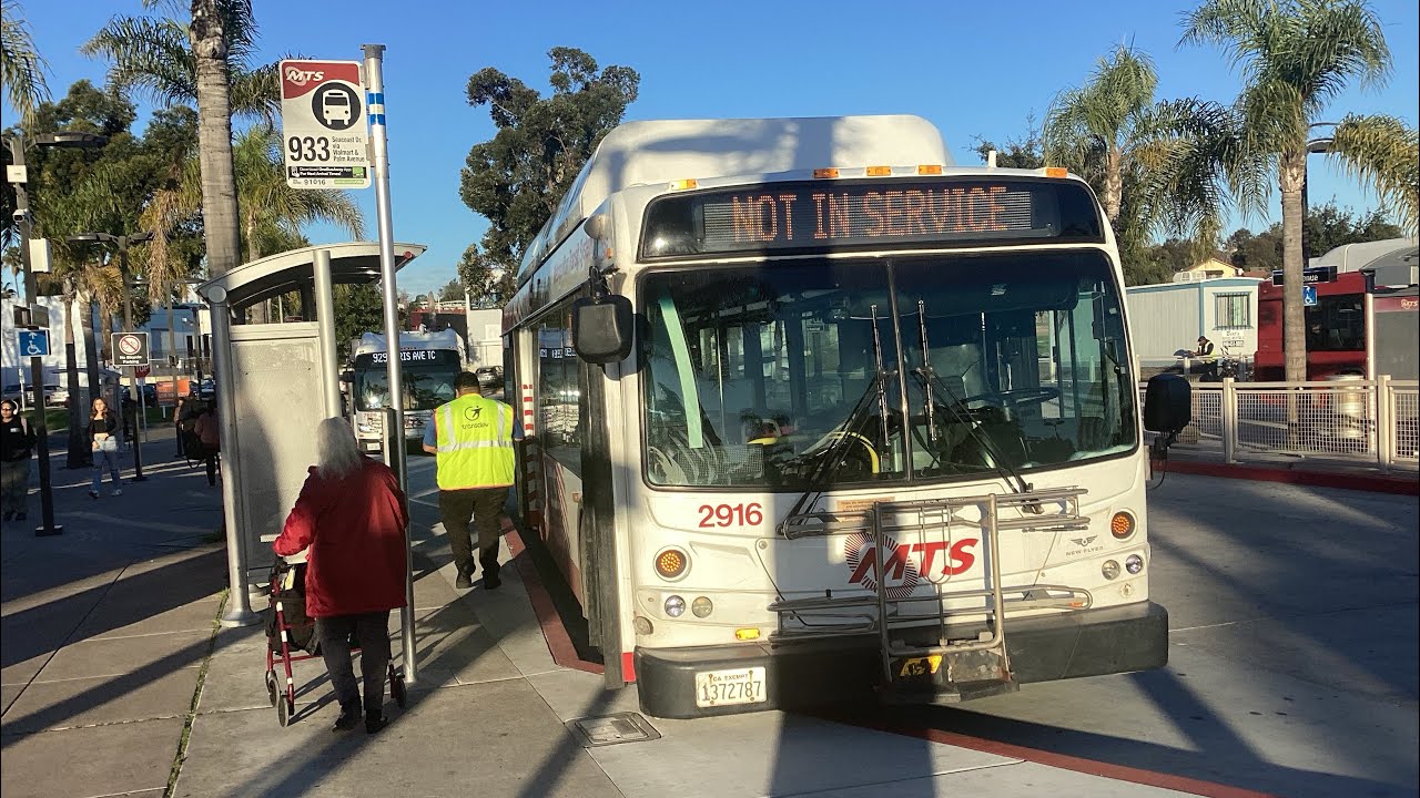 San Diego MTS 2011-2012 New Flyer C40LFR 2916 on route 933