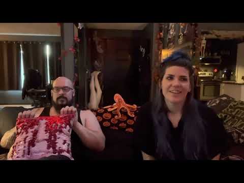 Hangout with us! (Spooky Box Club Unboxing)