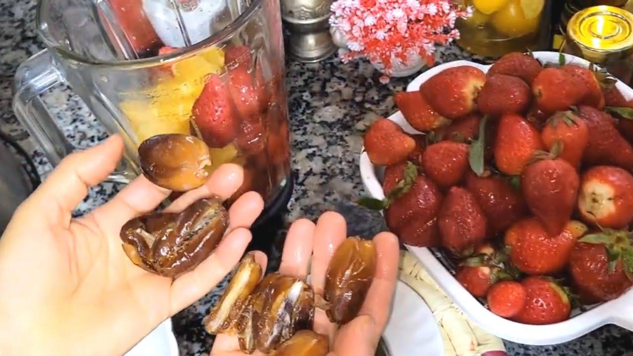 سادس فطور من رمضان كلشي لذيذ و ساهل عصير بالفراولة و الليمون و المونغ كوزامية بالكفتة و طاجين بالحوت