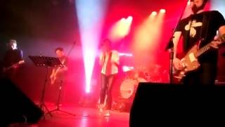 Christine Jane sings Lovecats live