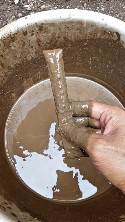 membersihkan jajanan Choki Choki dari lumpur #shortvideo #funny #comedy