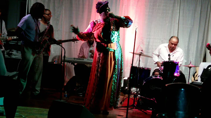 Kim Poole sings "Baltimore Sugar"
