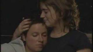 Playing the Field - s01e04 - Angie and Gabby - Kiss
