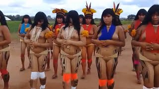 Kamayura tribe in the brasil rainforest