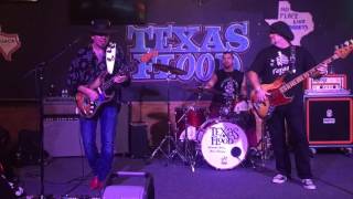 Texas Flood - playing - Empty Arms chords