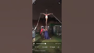 Thumbnail of Jesus se cae de la cruz duro como infancia en siria