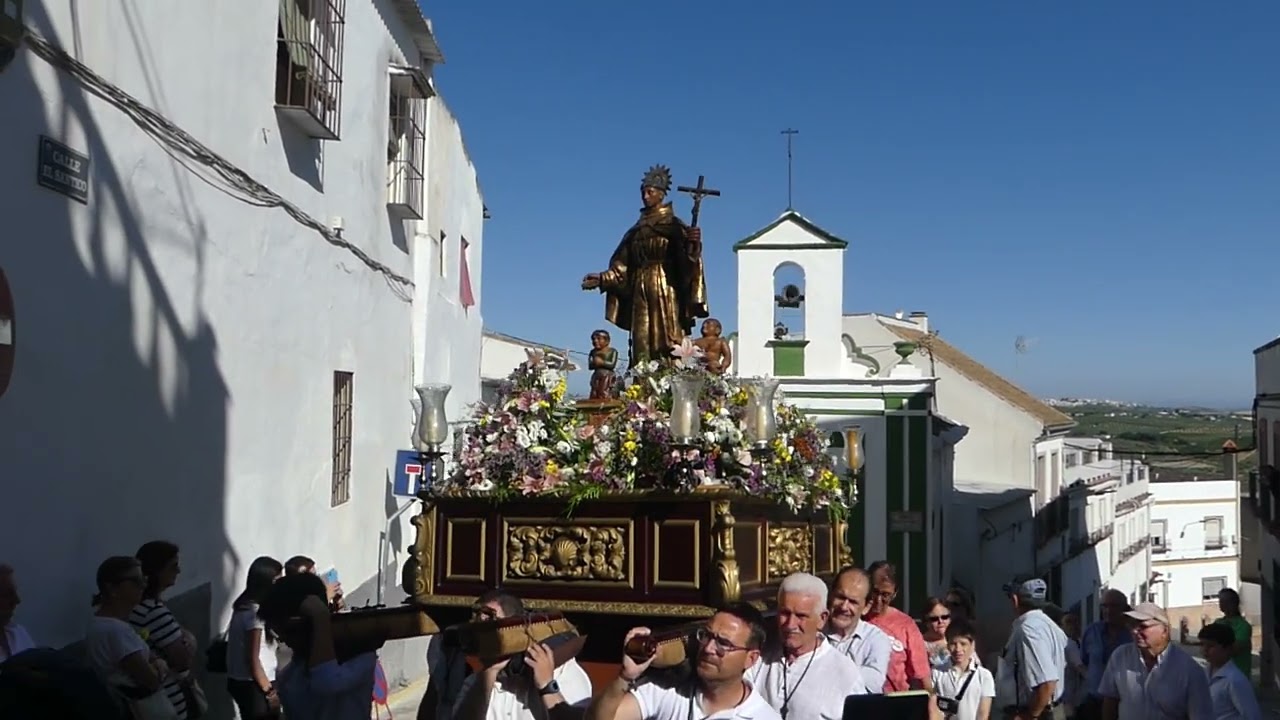 La procesión de El Santico recorre las calles de Montilla