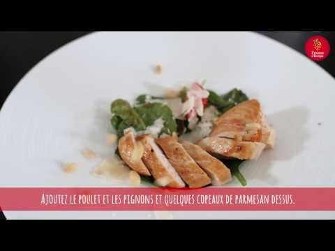 Vidéo: Salade De Poulet Grillé Aux Fraises Et Aux épinards