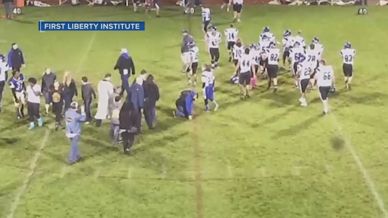 ⁣Supreme Court backs coach in praying on field after games