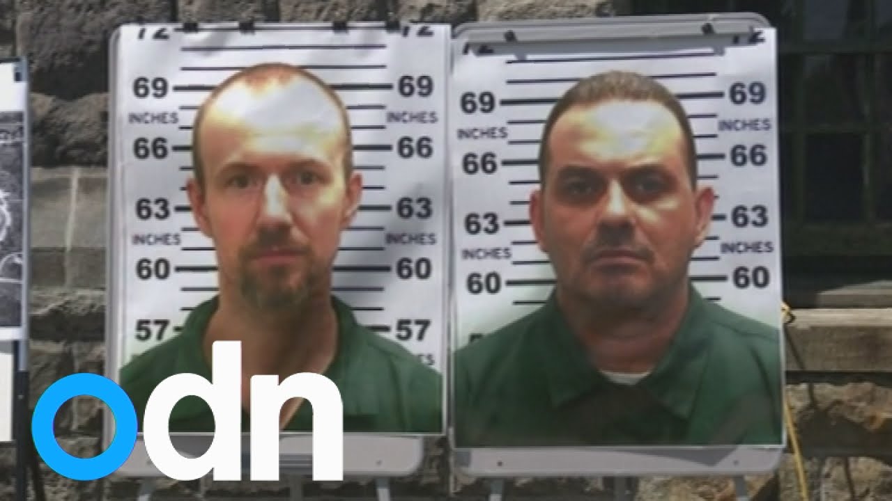 Huge manhunt underway for escaped US murderers - YouTube