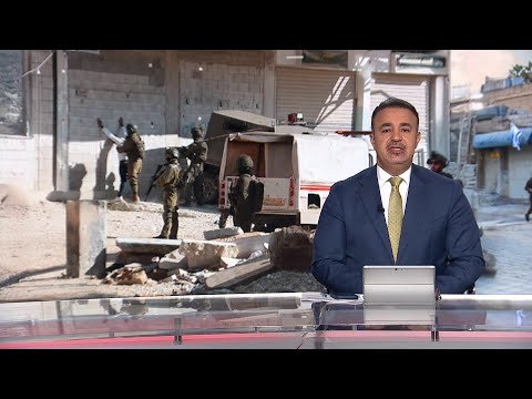 مستوطنون يحرقون مركبة ويخطون شعارات عنصرية على ممتلكات فلسطينيين