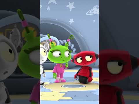 Shivers in Space 🚀 #robtherobot