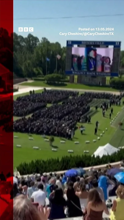 Dozens of students walk out ahead of Jerry Seinfeld speech. #Seinfeld #BBCNews