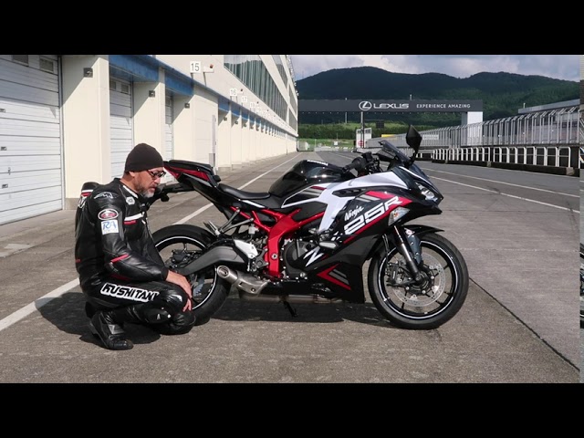 Ninja ZX-25RとNinja250、見た目は似てるけれどキャラクターは別物です