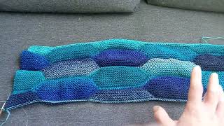 Strickanleitung Klappschal Wellen vorab Video durch das Chaos 