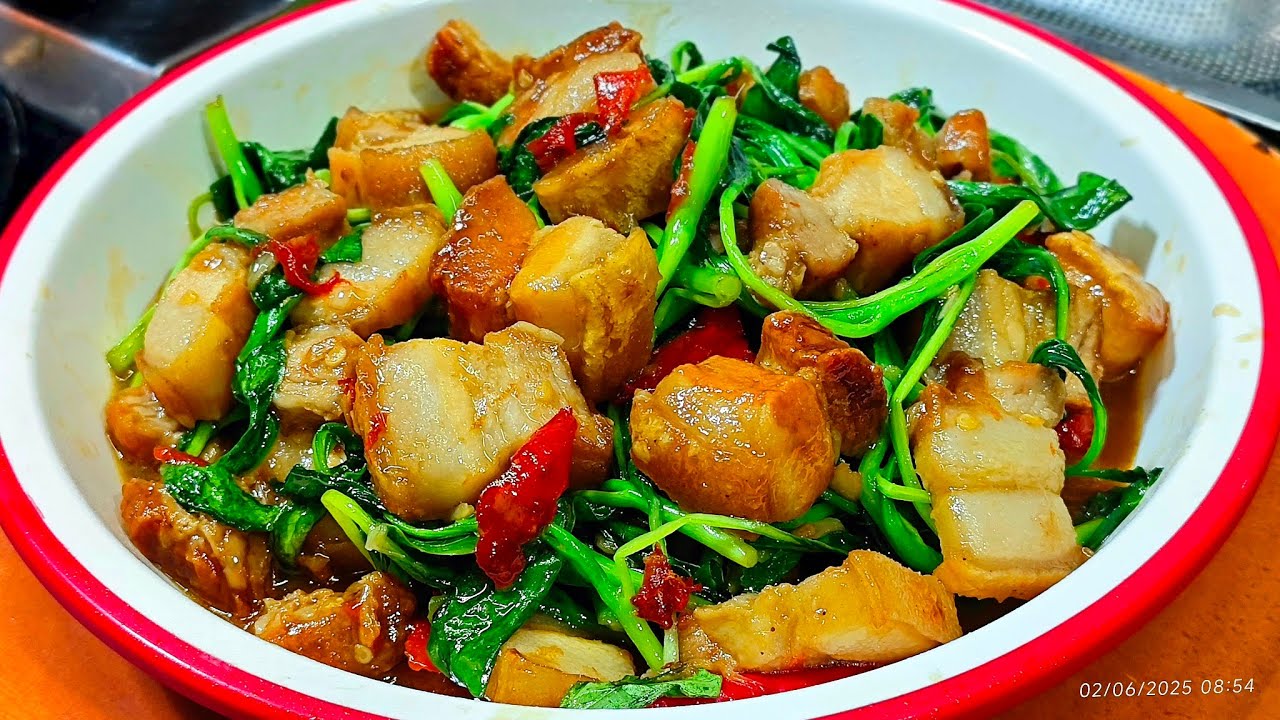 ឆាសាច់ជ្រូកស្រួយខាត់ណា ឆ្ងាញ់ប្លែកចែករំលែកជូនបងប្អូននៅពេលនេះ Delicious food channel