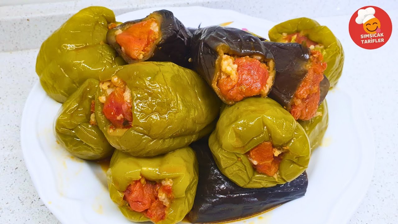 Lokum gibi Etli Patlıcan ve Biber Dolması Lokum gibi Etli Patlıcan ve Biber Dolması