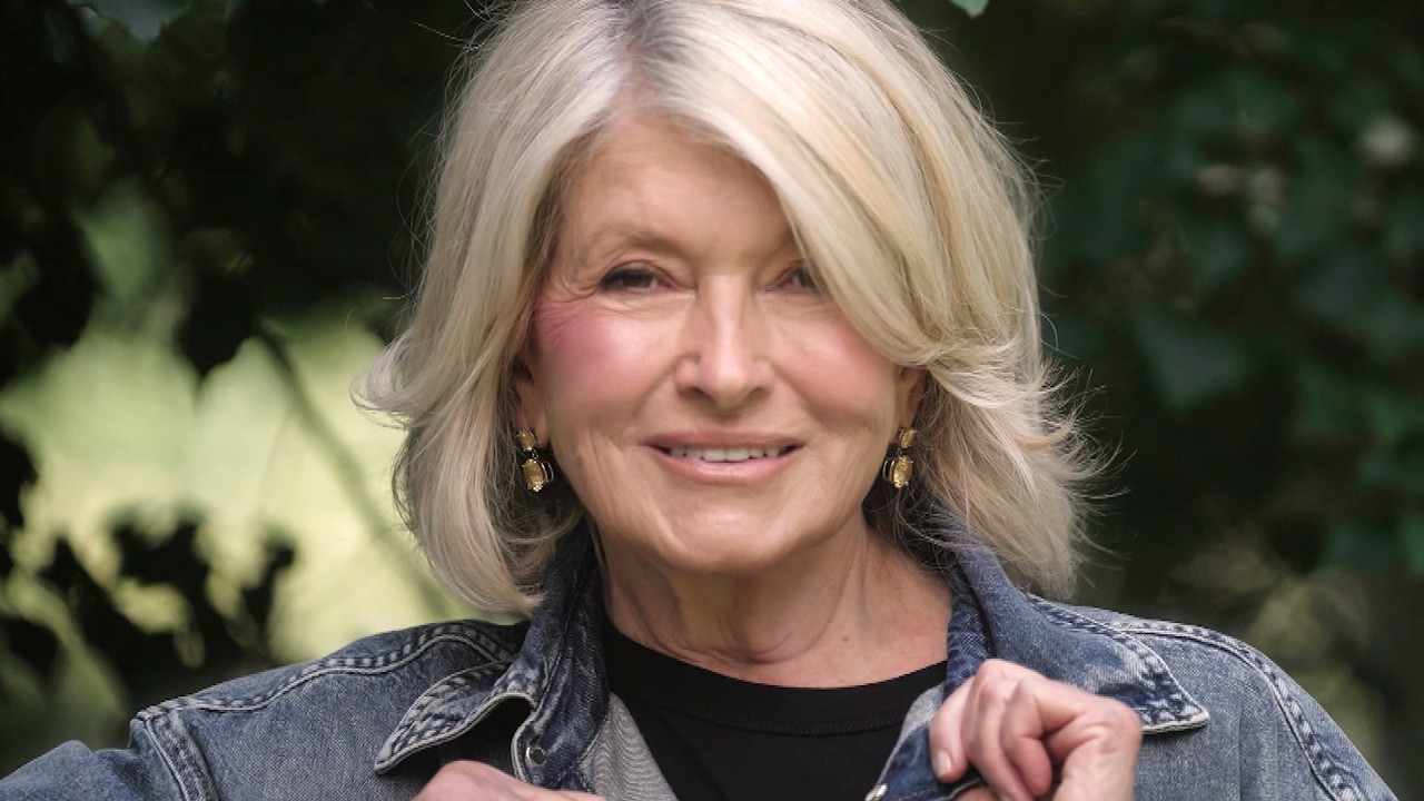 Martha Stewart ROASTS Meghan Markle's Pivot Into Homemaking Guru