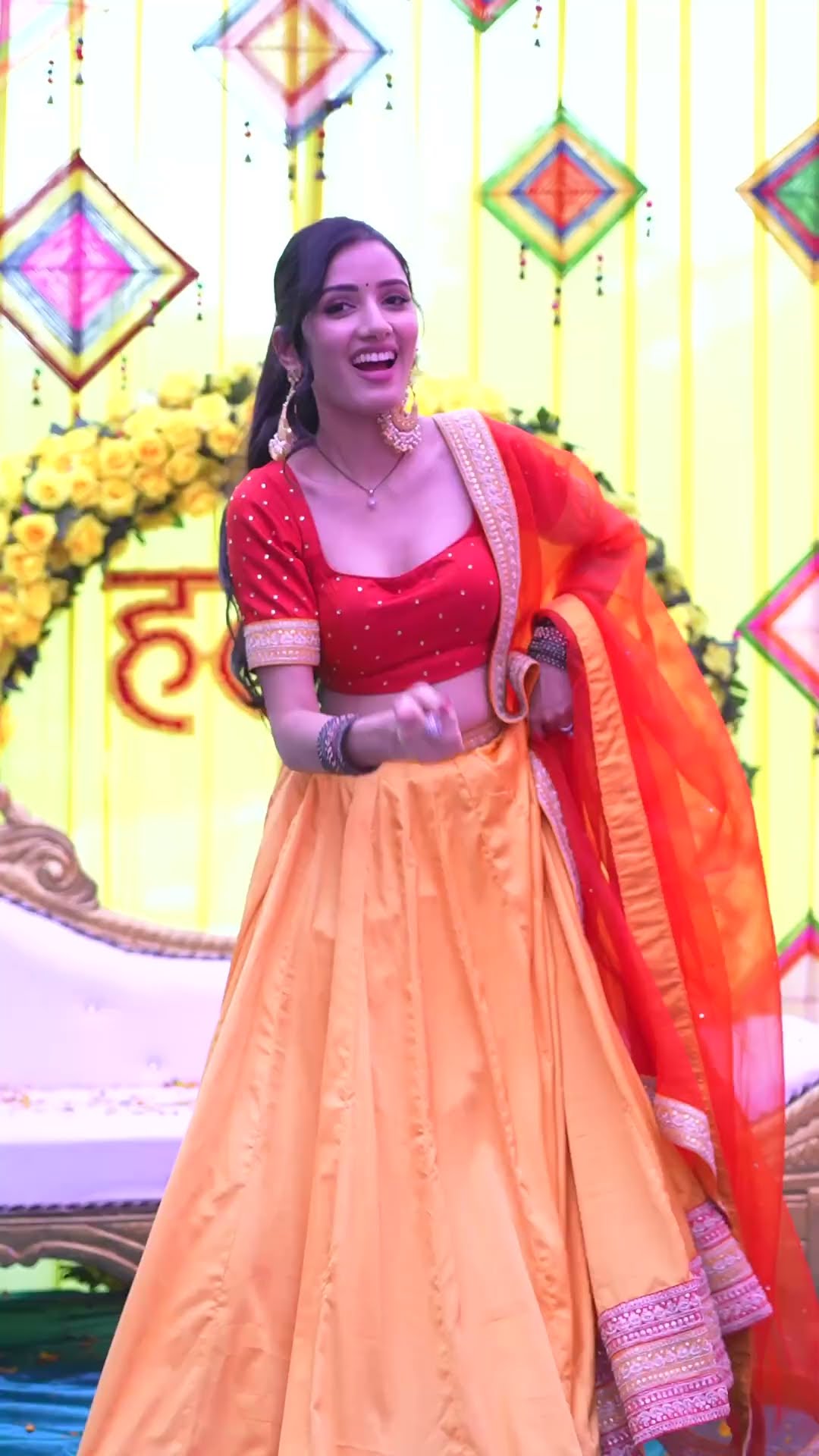 Yeh Galiyan Yeh Chaubara ? #neetubisht #youtubeshorts #lakhneet #dance #wedding #shorts #trending