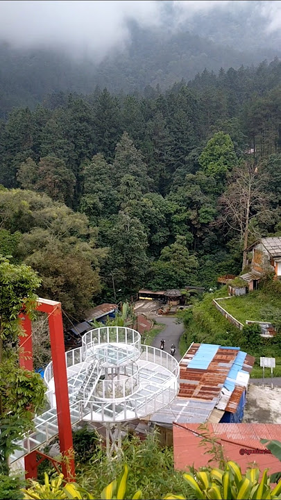 Tinggi Di Puncak Gunung Slamet.