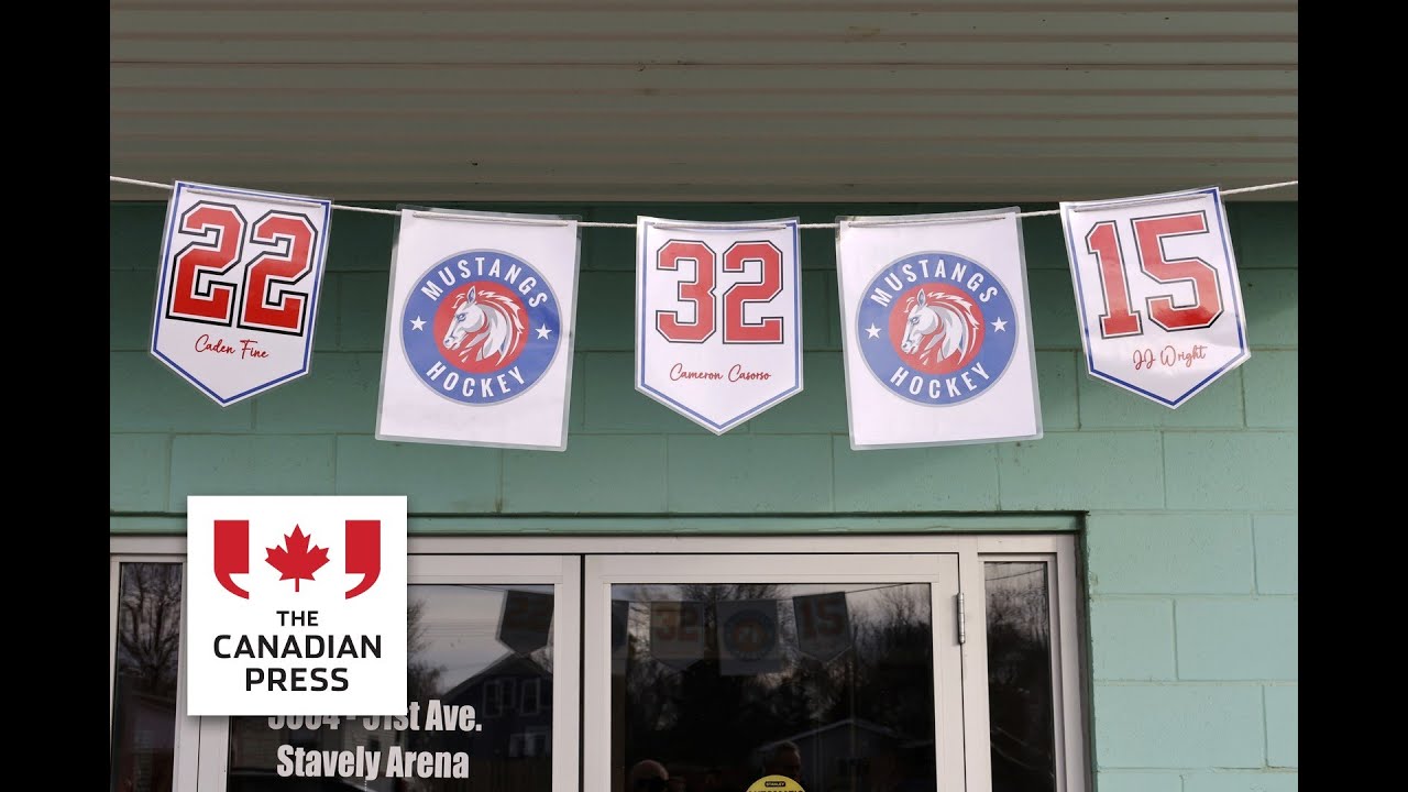 Alberta town remembers 3 hockey players killed in crash