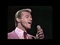 Capture de la vidéo The Righteous Brothers With Unchained Melody On The Andy Williams Show