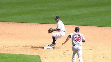 MIN@DET: Ryan induces a double play to escape a jam