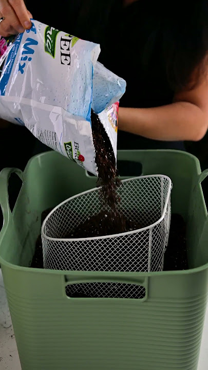 Inexpensive garden soil sifter #diygarden #growing #blooms #flowers