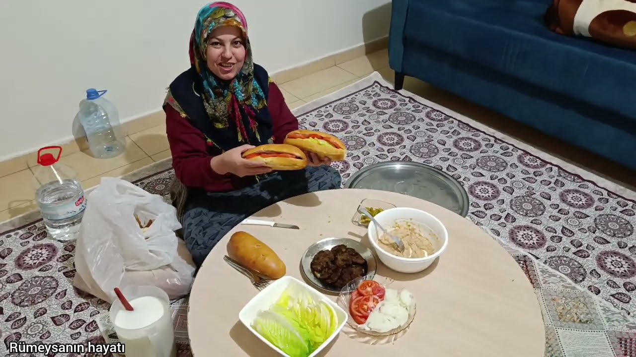 BUGÜN RUMEYSAMLA MUSTAFAM ÇOK İSTEDİ AKSAM YEMEĞİ YUMUŞACIK KÖFTE 