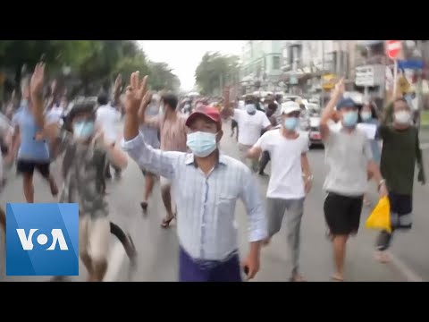 Protesters Hold ‘Flash Mob’ Rally in Yangon