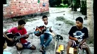 tocando pagode na bateria de lata e violao