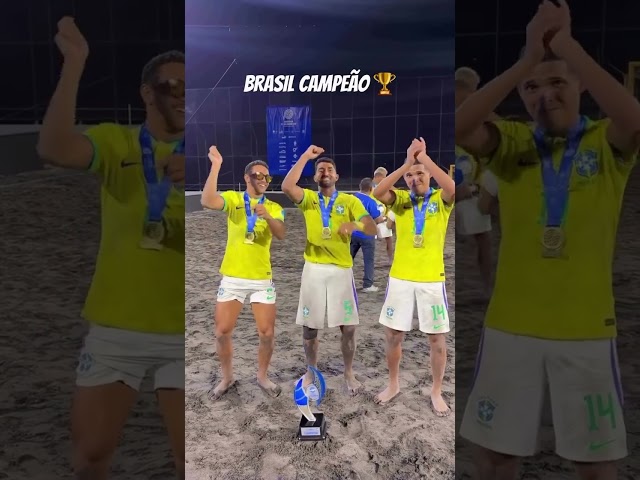 Alguém surpreso? O país do futebol de areia!