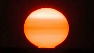Time-lapse sunset showing green flash.