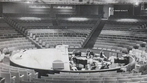 Leon Bibb: Then and Now | When Vegas came to Cleveland at the Front Row Theater