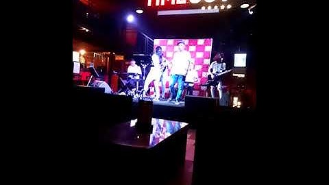 ariana grande cover redbox pekalongan