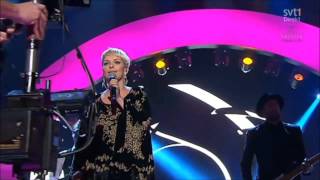 Video thumbnail of "Petra Marklund - Händerna mot himlen - Svenska Idrottsgalan 2013   HD"