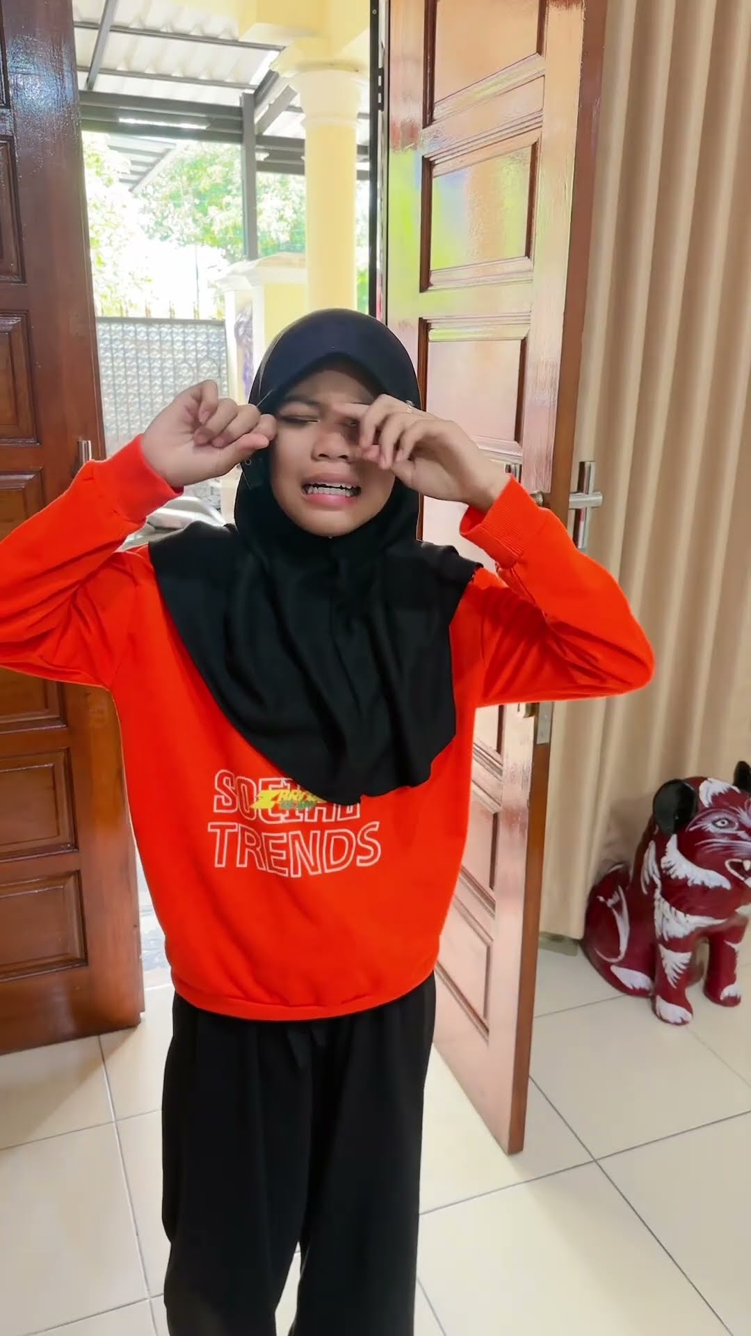 KASIHAN CUMA AINUN YANG GA DIAJAK NAIK SEPEDA LISTRIK