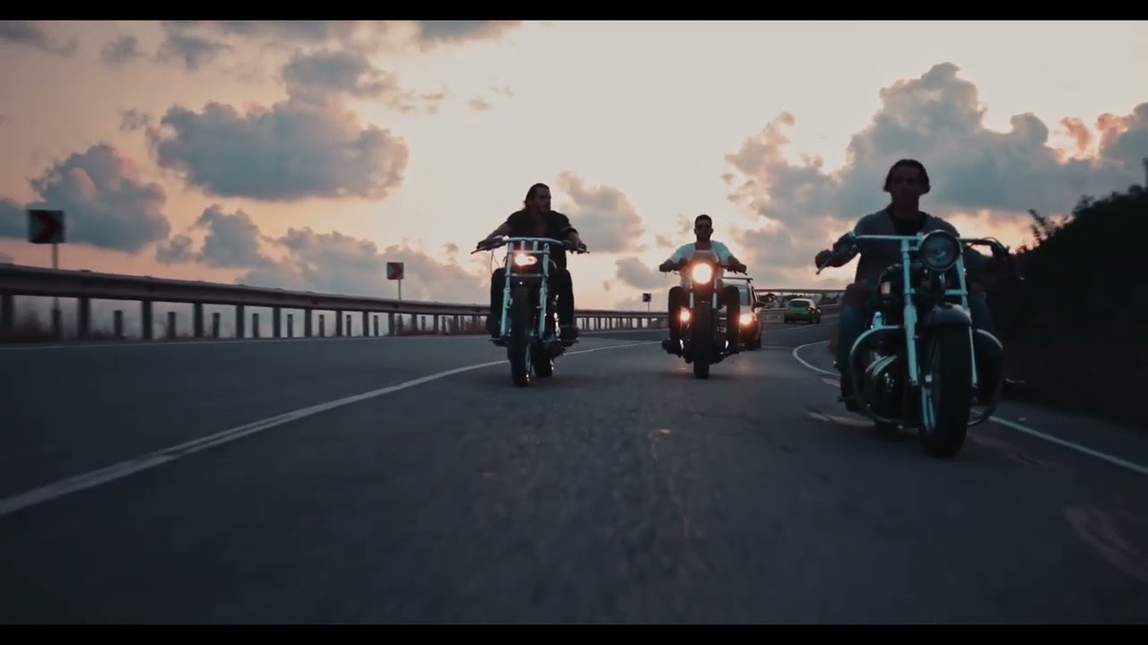 Словно стоп кадр.