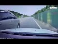 Clip tài xế ô tô chèn ép xe khác, dừng giữa cao tốc rồi xuống xe lớn tiếng chửi bới
