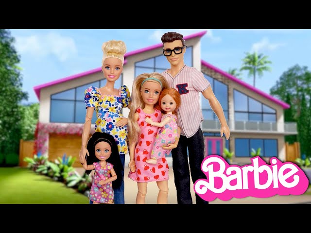 Barbie Doll Family New House Morning Routine 
