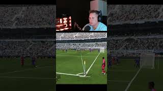 „Wenn der neue Kollege auf Discord reinkommt, sofort Chips am Start, Mikro zu nah – jeder Schmatz un