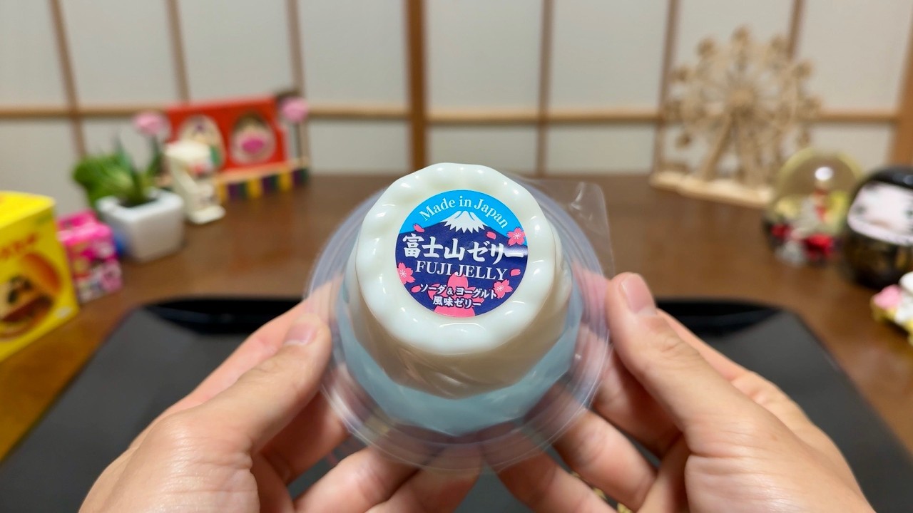 Trying 8 Japanese Convenience Store Foods from Lawson
