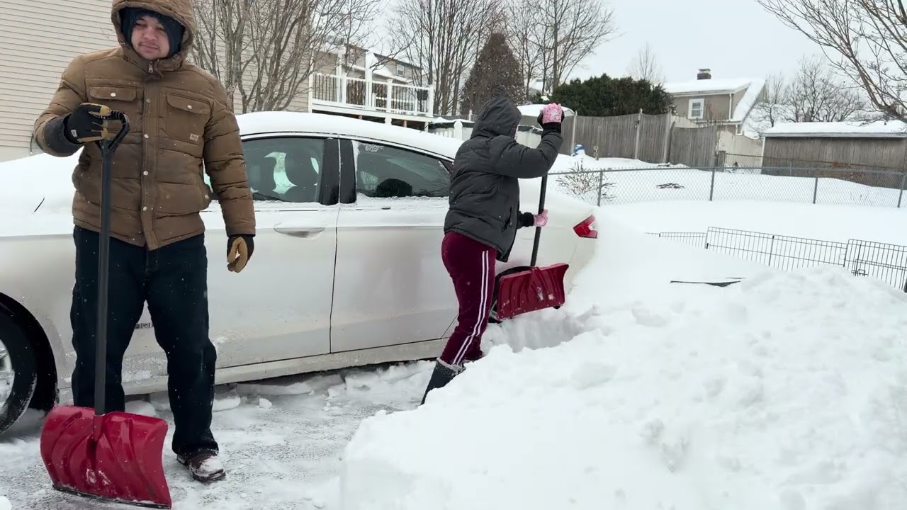 Uma nevasca em massachusetts. 🥶🥶