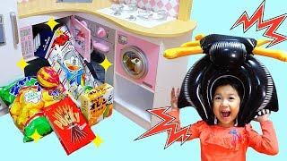 不思議なおもちゃキッチン☆魔法のレンジ？チンすると大きくなっちゃう！ himawari-CH